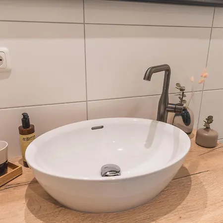 Dorfchalets - Rosi Inkl Tauern Therme Eintritt & Sommerkarte *